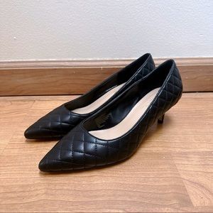 Classic black heels size 8 brand new